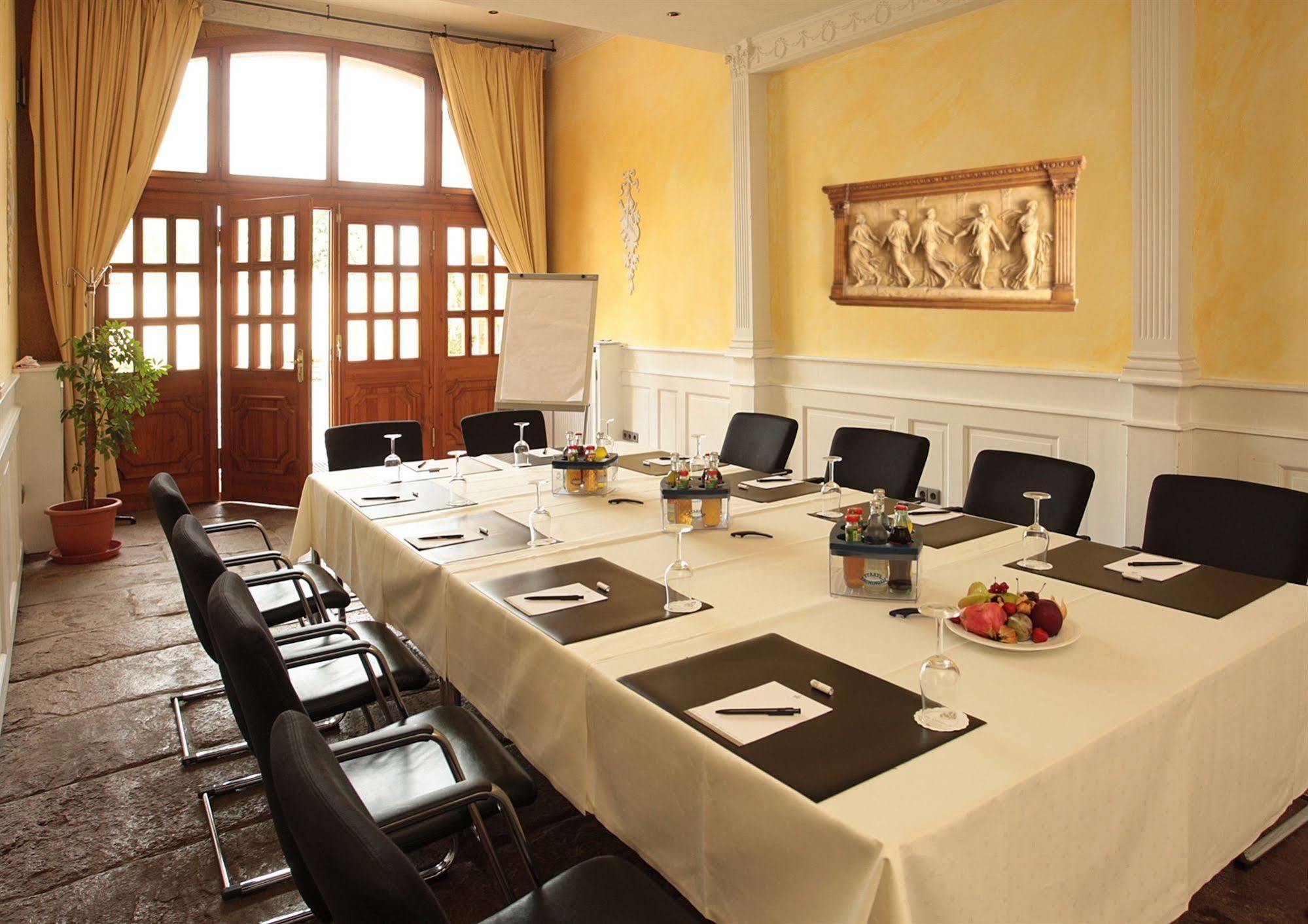 Hotel Schloss Edesheim Εξωτερικό φωτογραφία