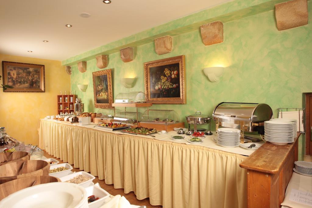 Hotel Schloss Edesheim Εξωτερικό φωτογραφία