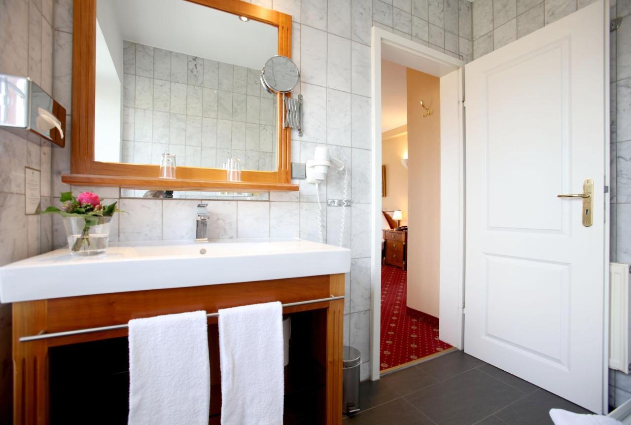 Hotel Schloss Edesheim Εξωτερικό φωτογραφία